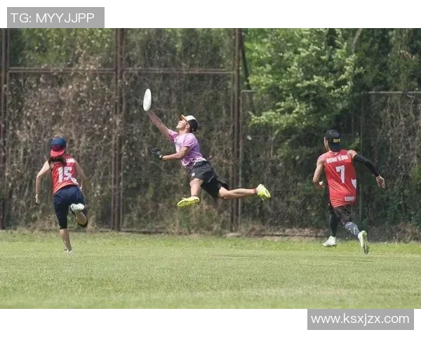 南京飞盘队在极限运动联赛中的默契配合与战术分析