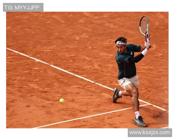 成都网球队的个人能力揭秘：网球巨献背后的训练与成长之路